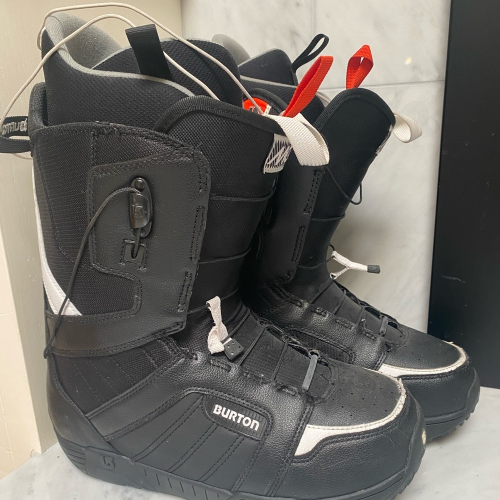 Burton imprint 1 Moto Mens snowboarding boots size 11 gently used.